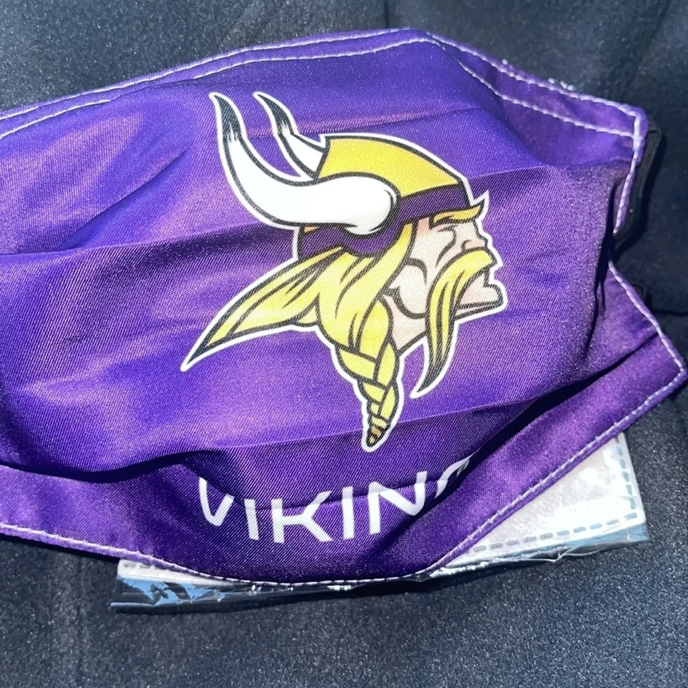 New Vikings face mask